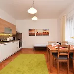 Cisarka Apartment *